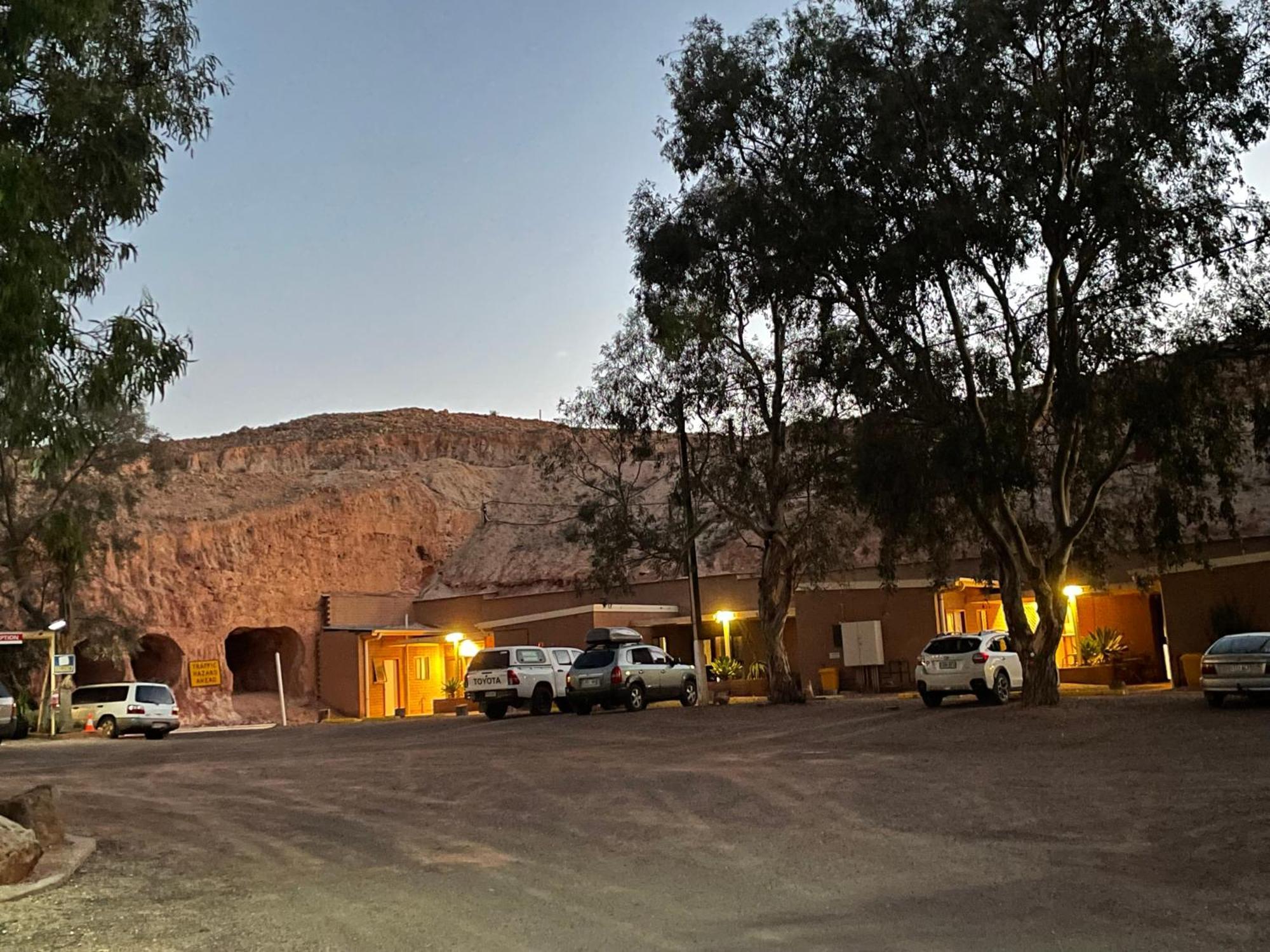 Desert View Apartments Coober Pedy Esterno foto