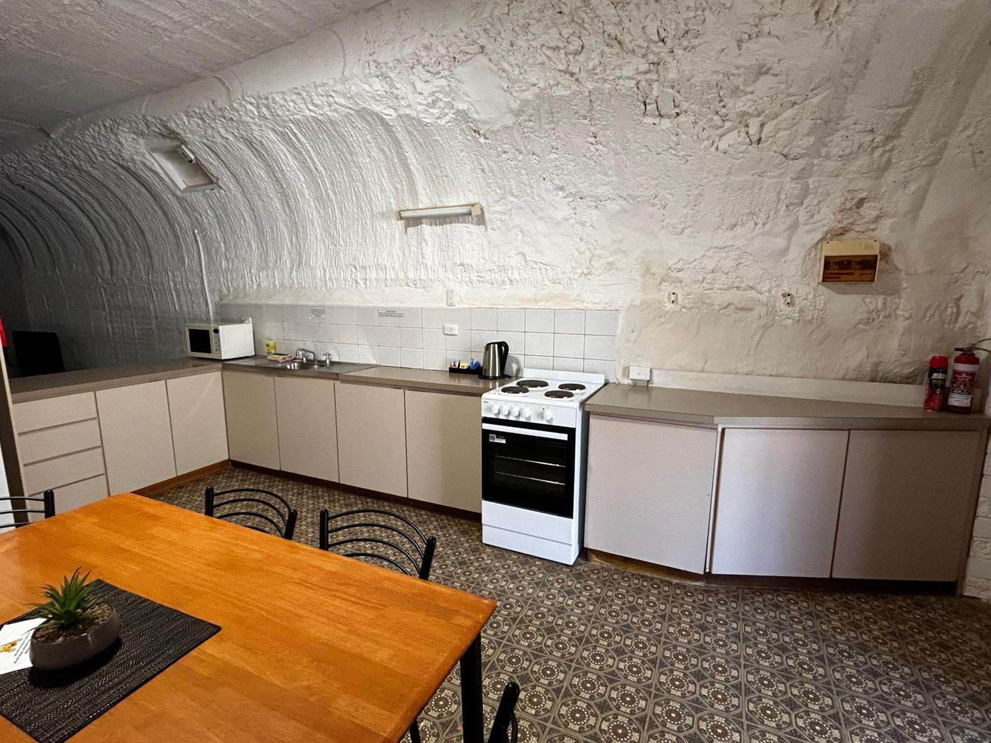 Desert View Apartments Coober Pedy Esterno foto